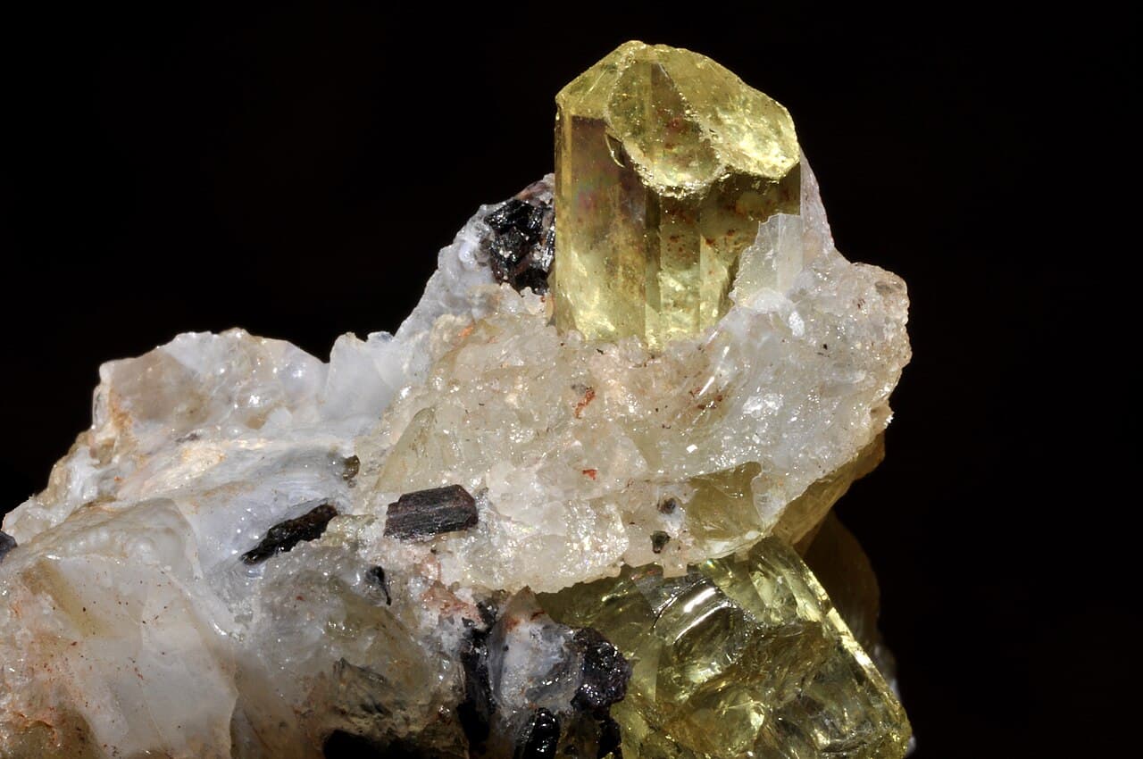 Epidote — example specimen