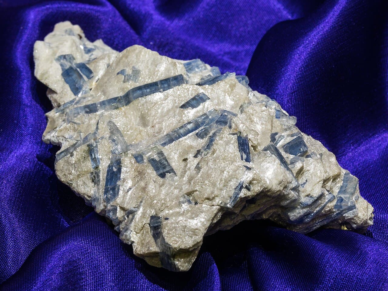 Kyanite — example specimen
