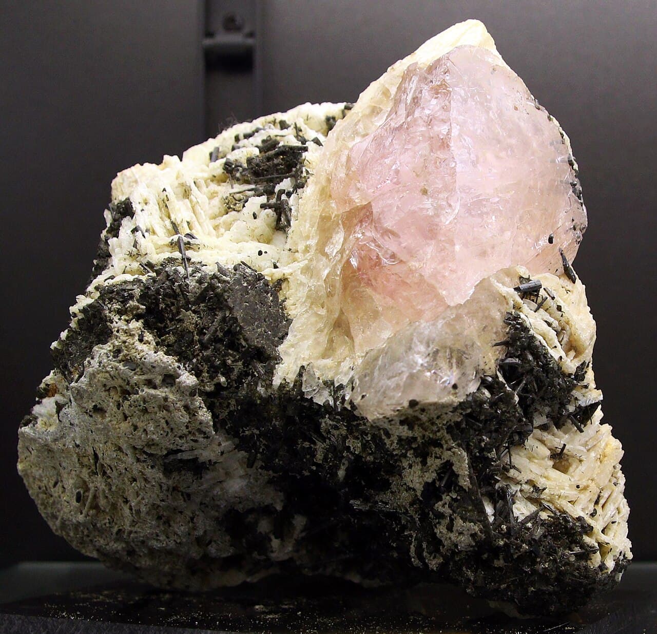 Morganite — example specimen