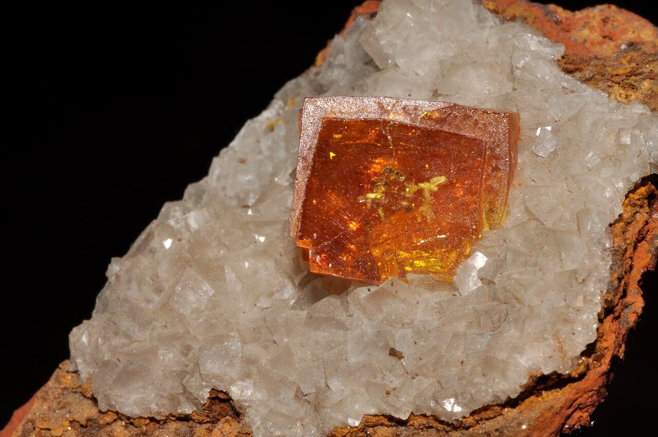 Wulfenite — example specimen